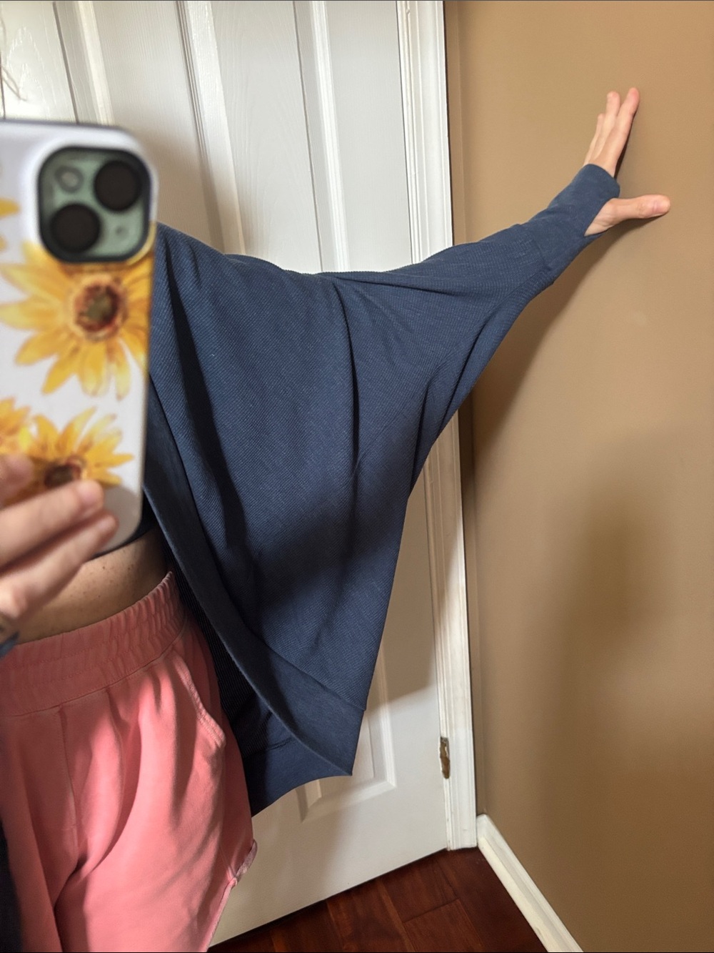 Blue rounded sweater - Picture 2 of 6